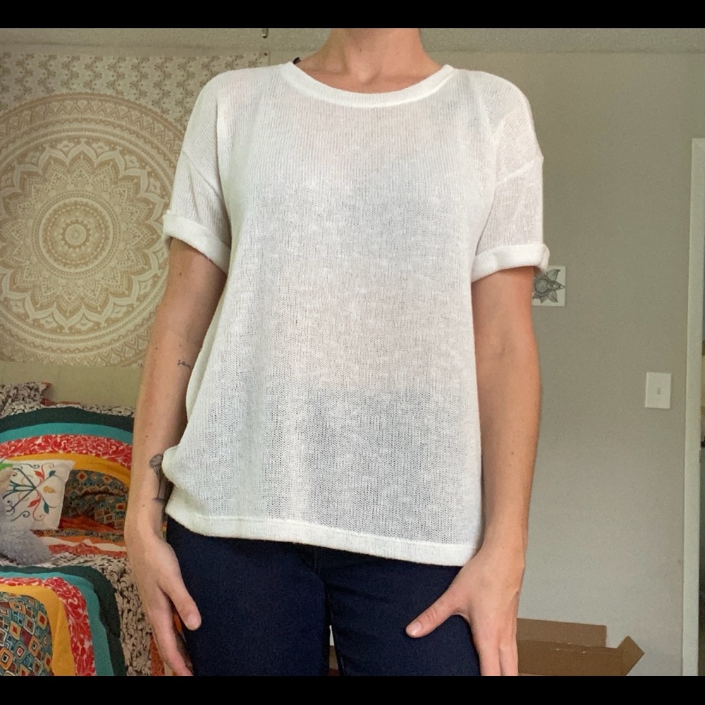 Size M Forever 21 white knit tee